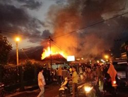 Ditinggal pergi ke Masjid, rumah warga Curup dilahap si jago merah