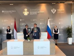 Menkumham Bersama Menteri Kehakiman Rusia Teken MoU